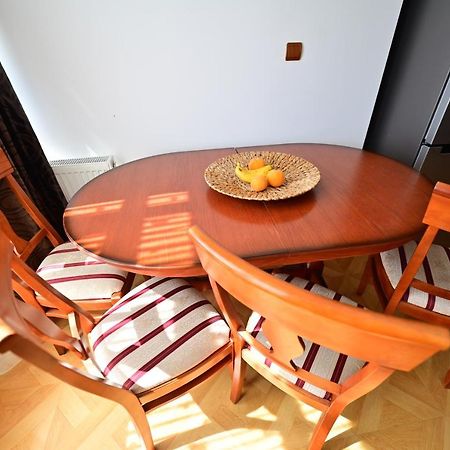 Vacation Apartment With Free Parking Sibiu Esterno foto